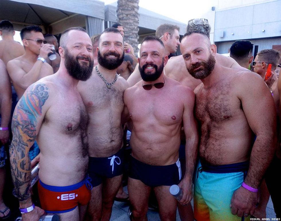 006-flaunt-pride-pool-miguel-angel-reyes-2018