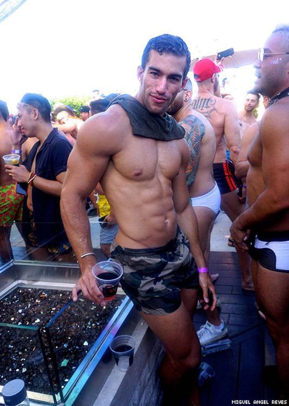 055-flaunt-pride-pool-miguel-angel-reyes-2018