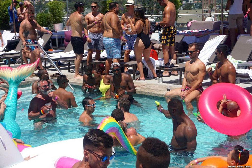 065-flaunt-pride-pool-miguel-angel-reyes-2018