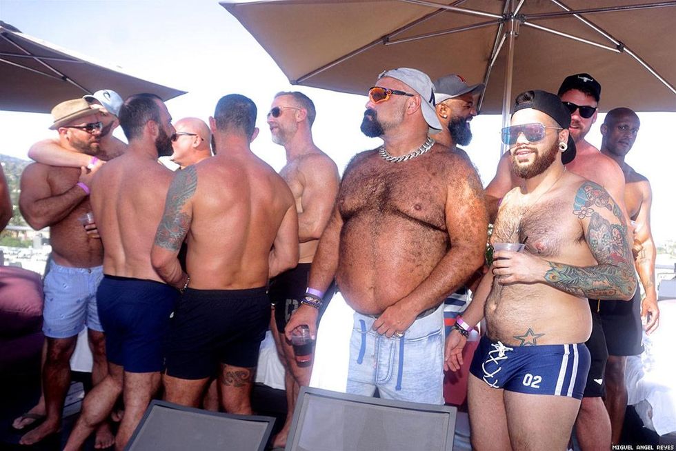 066-flaunt-pride-pool-miguel-angel-reyes-2018