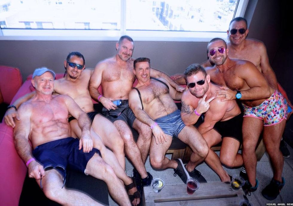 088-flaunt-pride-pool-miguel-angel-reyes-2018