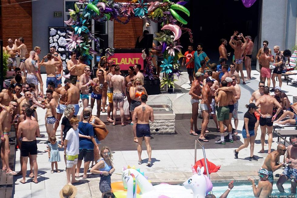 093-flaunt-pride-pool-miguel-angel-reyes-2018