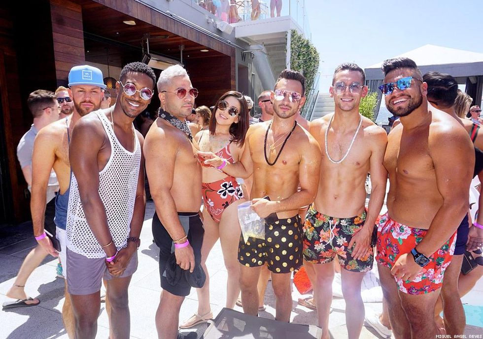 097-flaunt-pride-pool-miguel-angel-reyes-2018