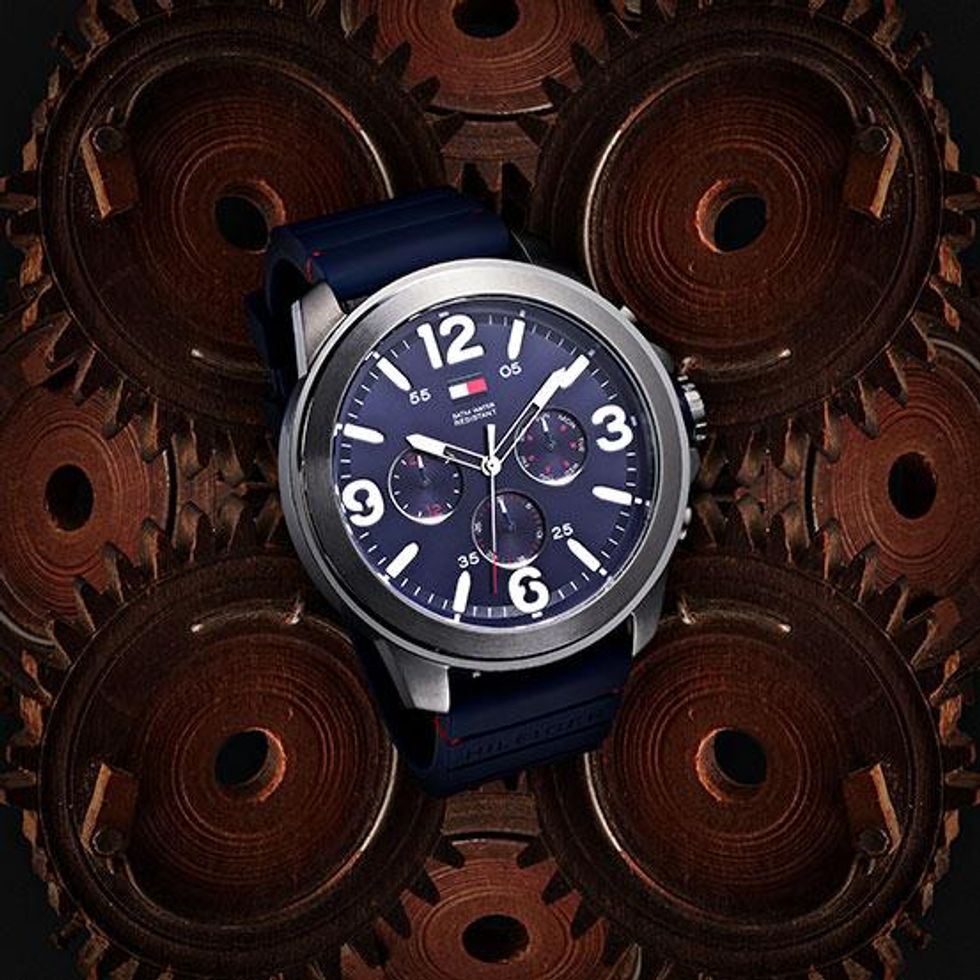 10 Things You Should Know Before Dating a Bi Guy