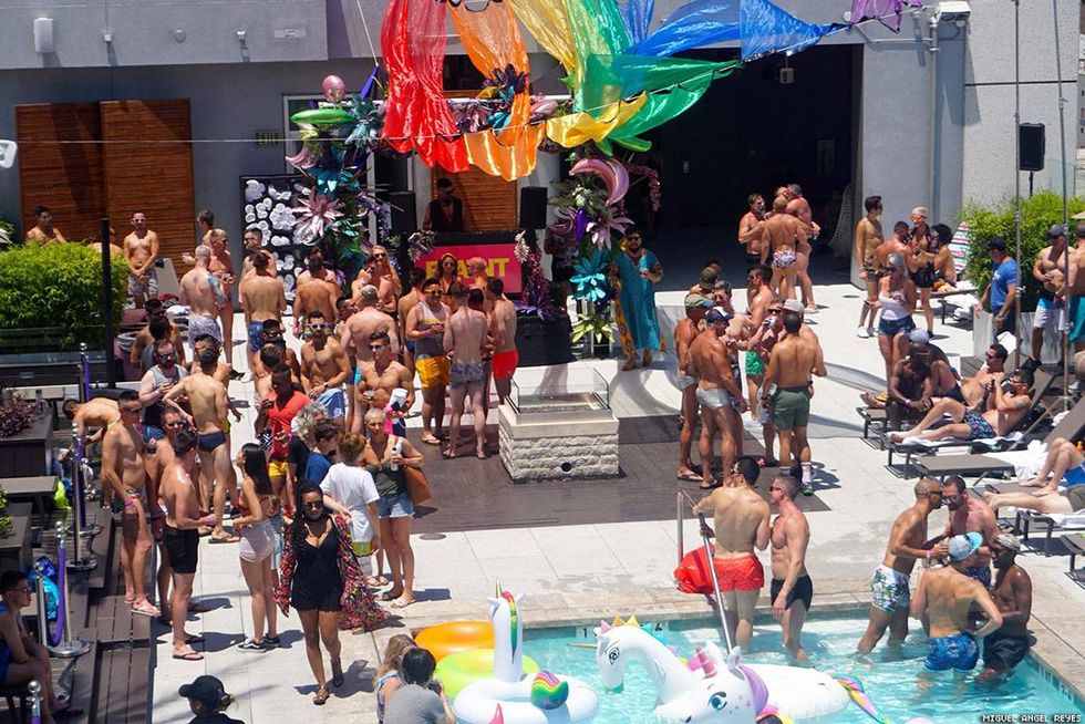 106-flaunt-pride-pool-miguel-angel-reyes-2018