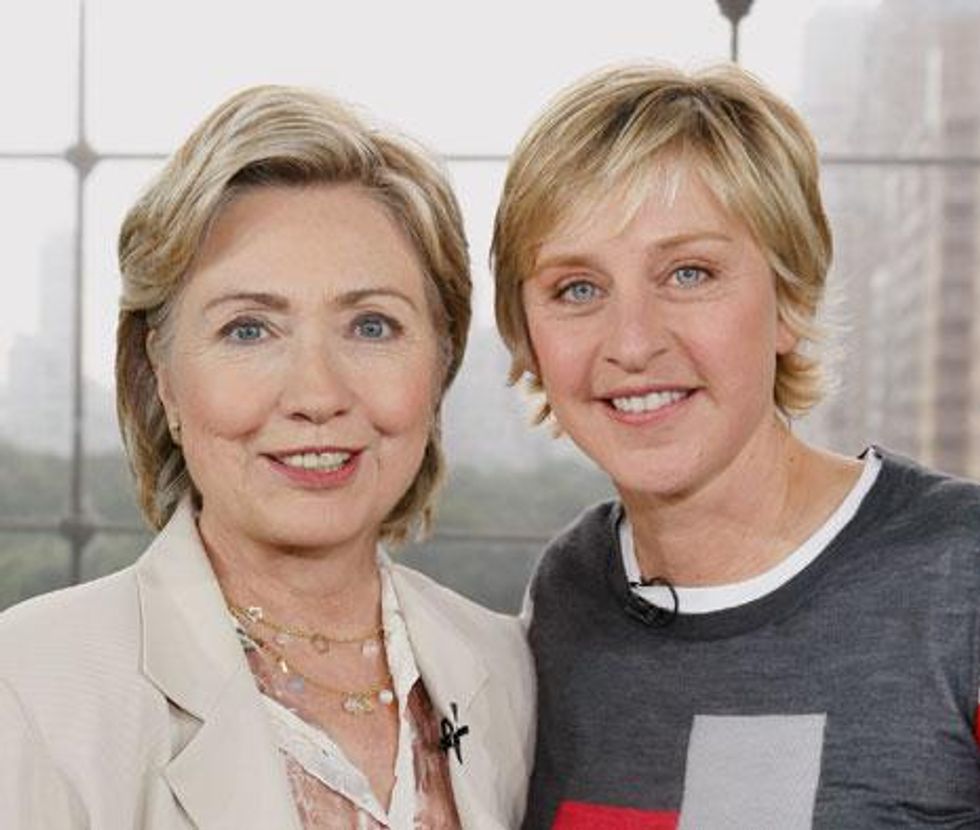 111108_ellen_hillary_click_465