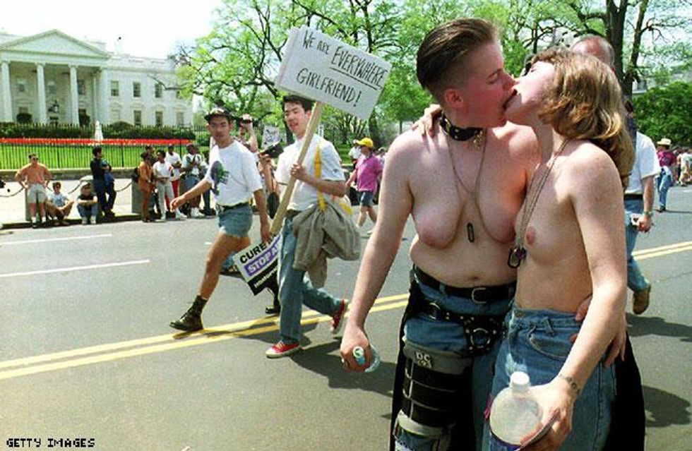 1993 - Two women kiss in front of the White House