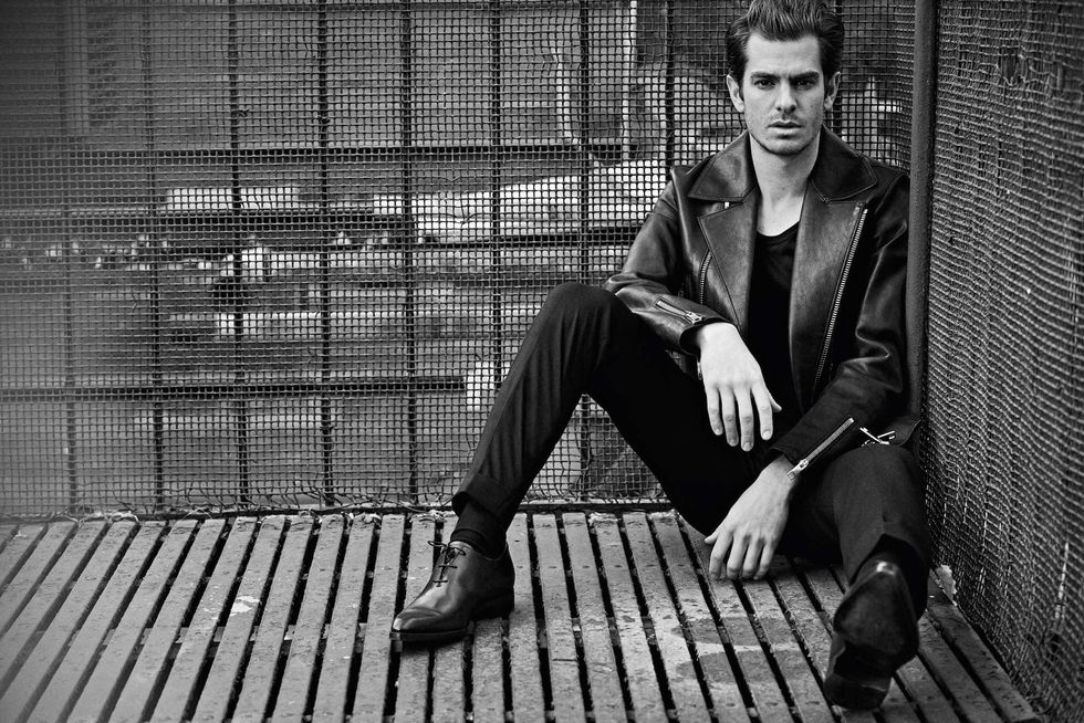 2017_11_out_mag_andrew_garfield_01_0220_c
