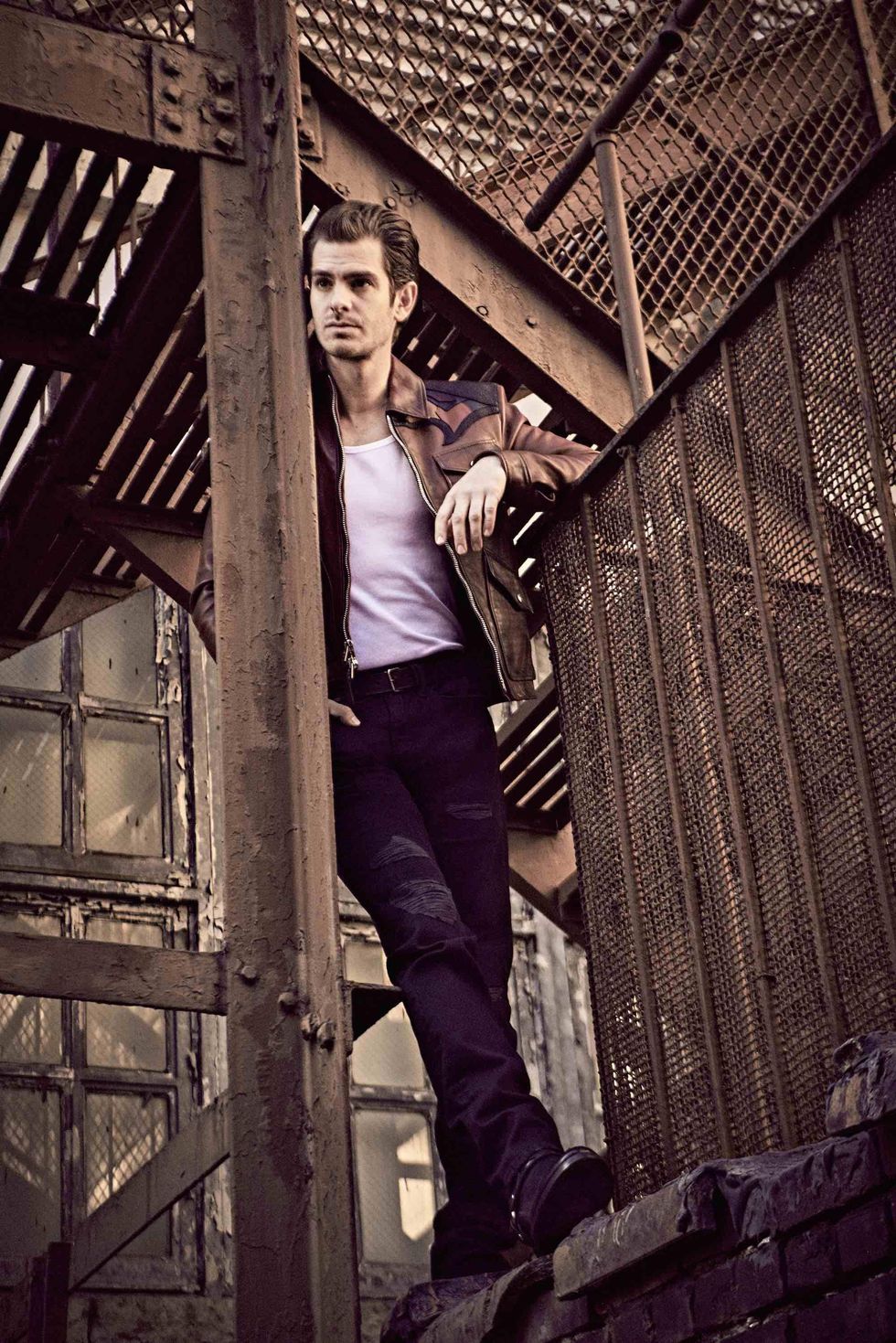 2017_11_out_mag_andrew_garfield_04_0213_c