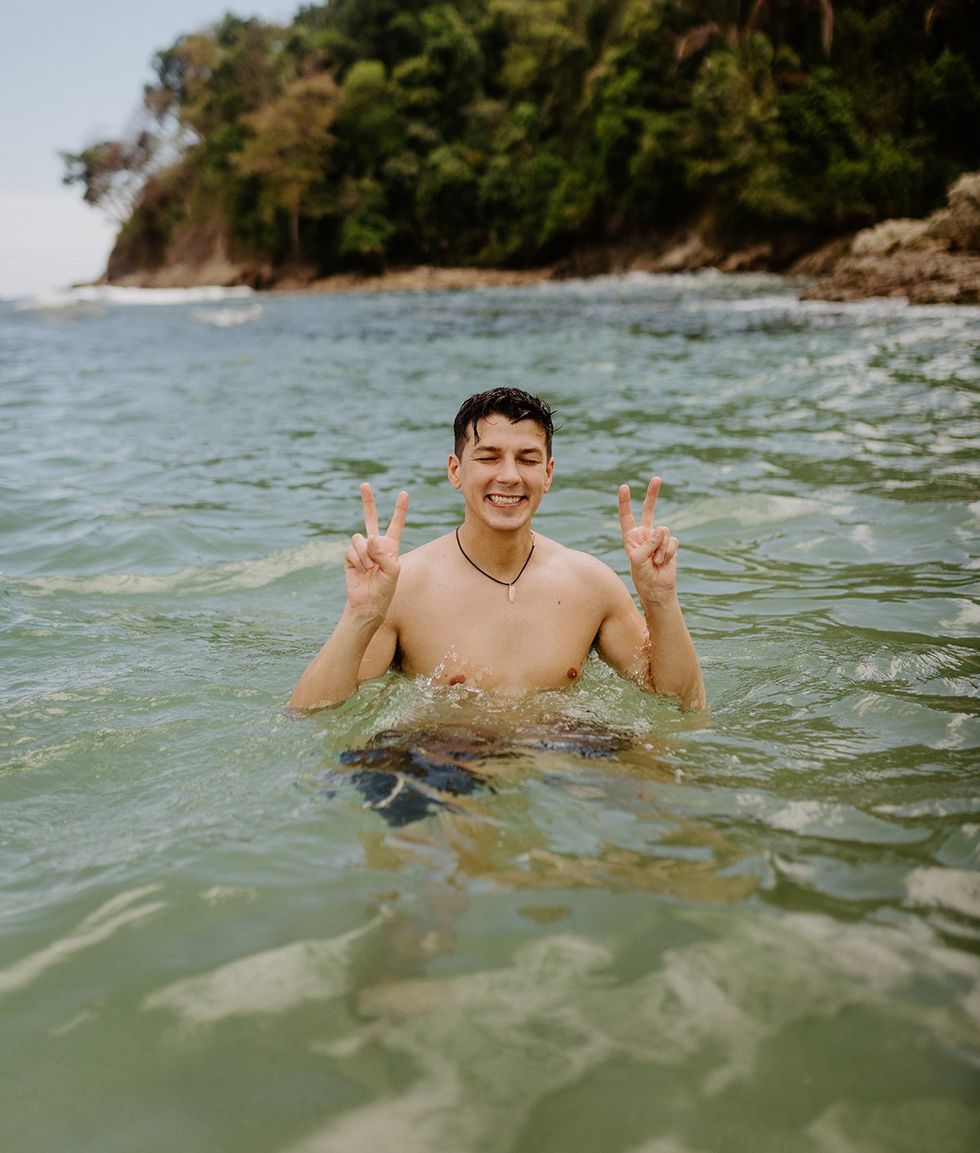 25+ Thirsty Pics of Out Travelers Michael and Matt Going Deep in Manuel Antonio, Costa Rica