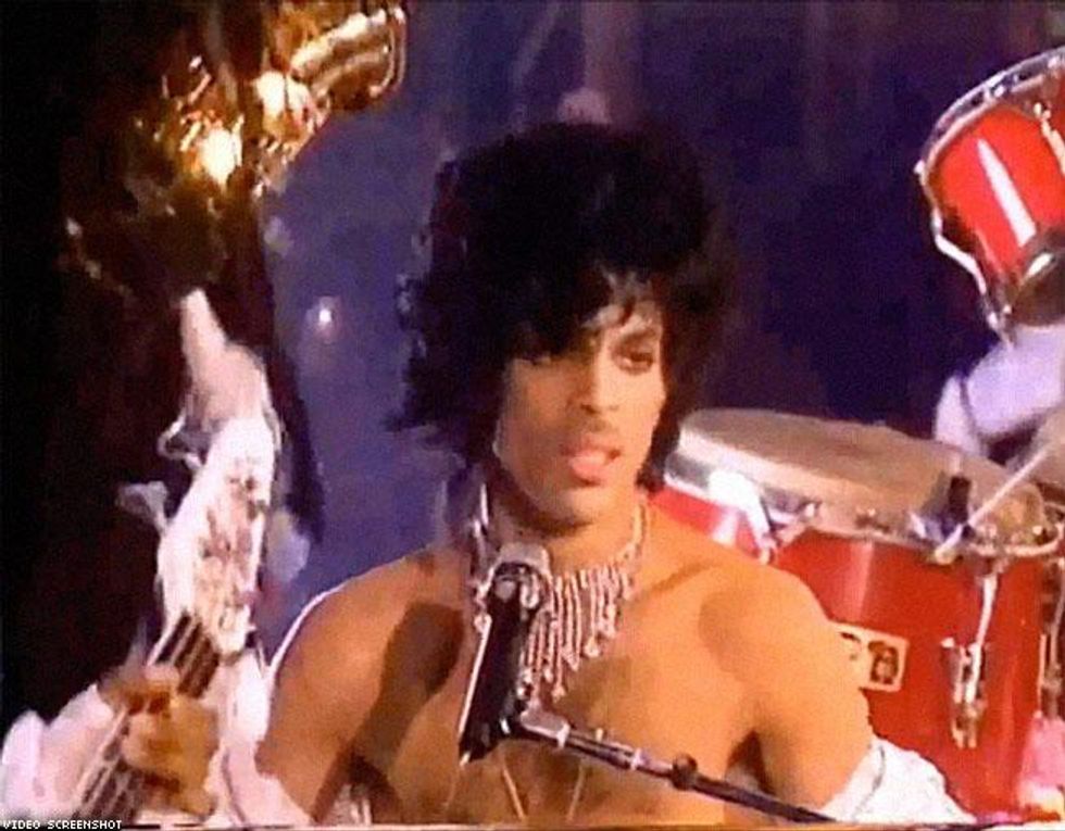 4. Prince Strips Down and Struts Off Stage (1985)