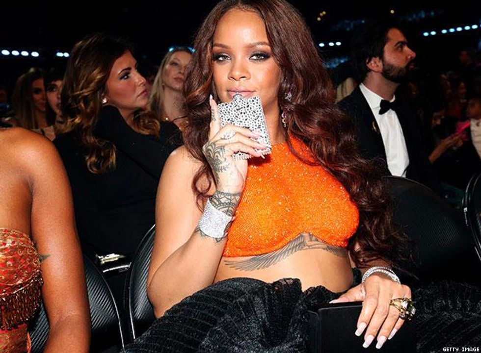 5. Rihanna Brings Bedazzled Flask (2017)