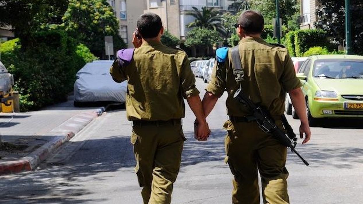 539939_425165480839661_602450052_n%20copy_0