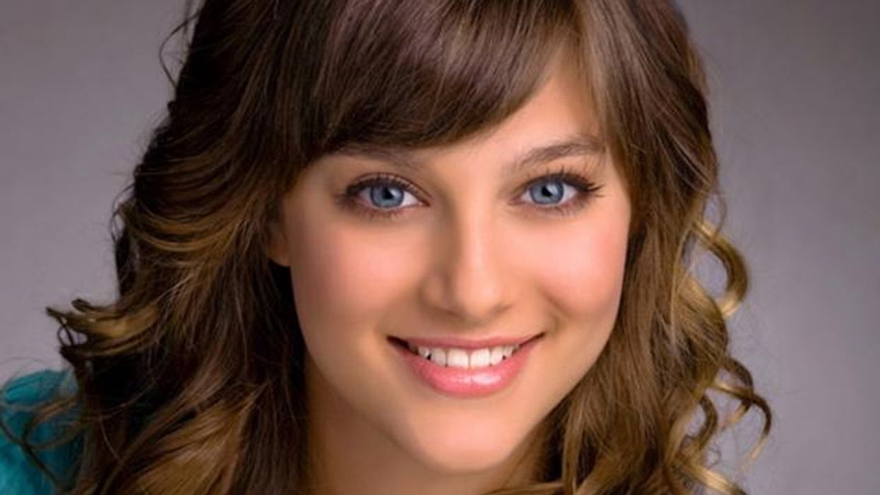 8aubrey_peeples_head_shot_11_20111015_1777092441
