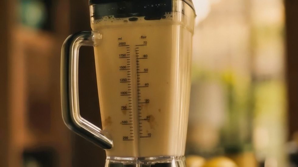 A blender on The White Lotus season 3 finale