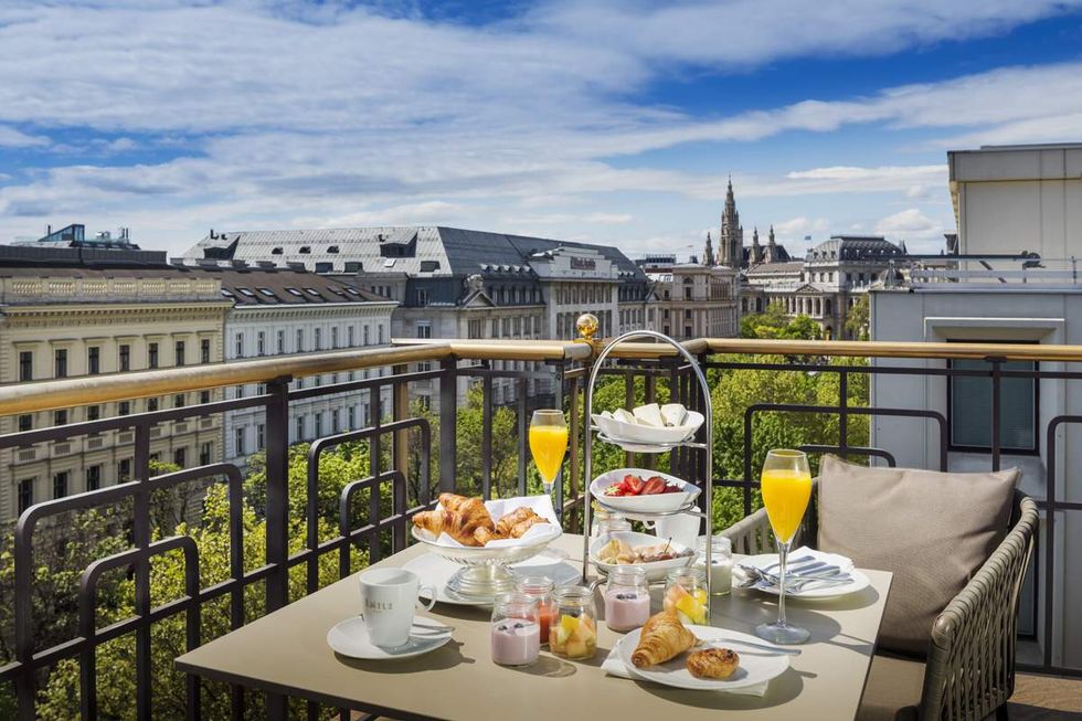A breakfast spread on the terrace at Hilton Vienna Plaza