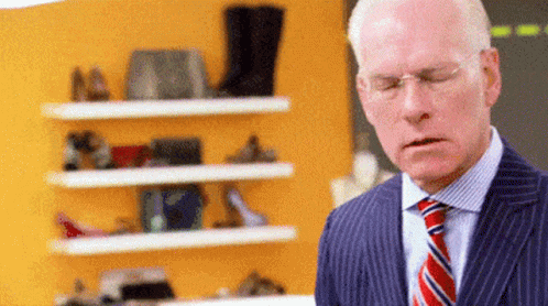 A GIF of Tim Gunn on \u200bProject Runway\u200b
