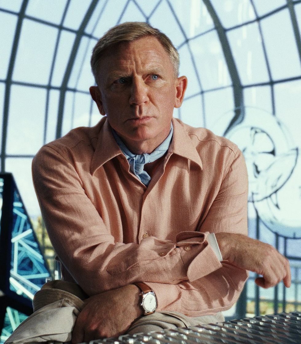 actor Daniel Craig as benoit blanc knives out