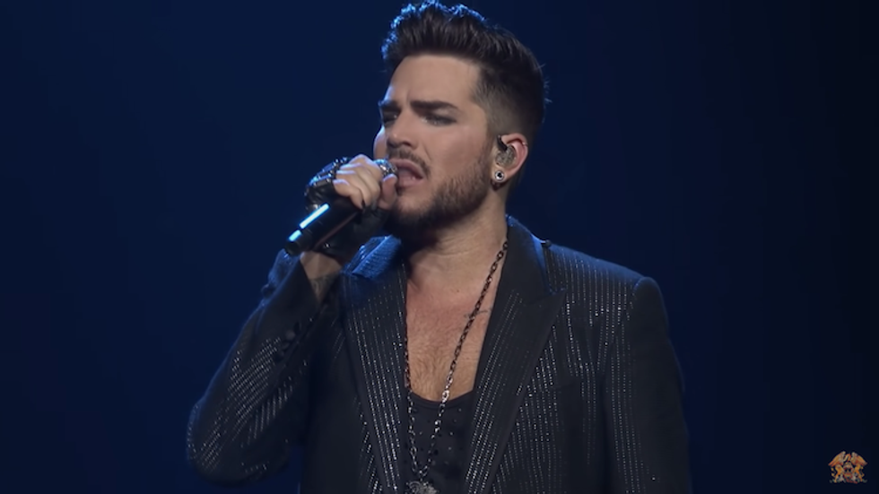 Adam Lambert singing with Queen