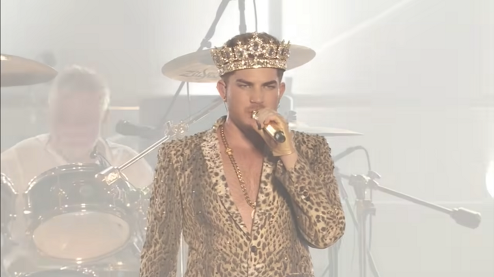 Adam Lambert singing with Queen
