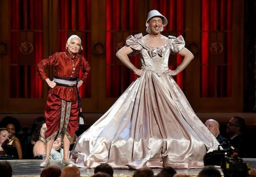 Alan Cummings Christin Chenoweth Tonys 2015