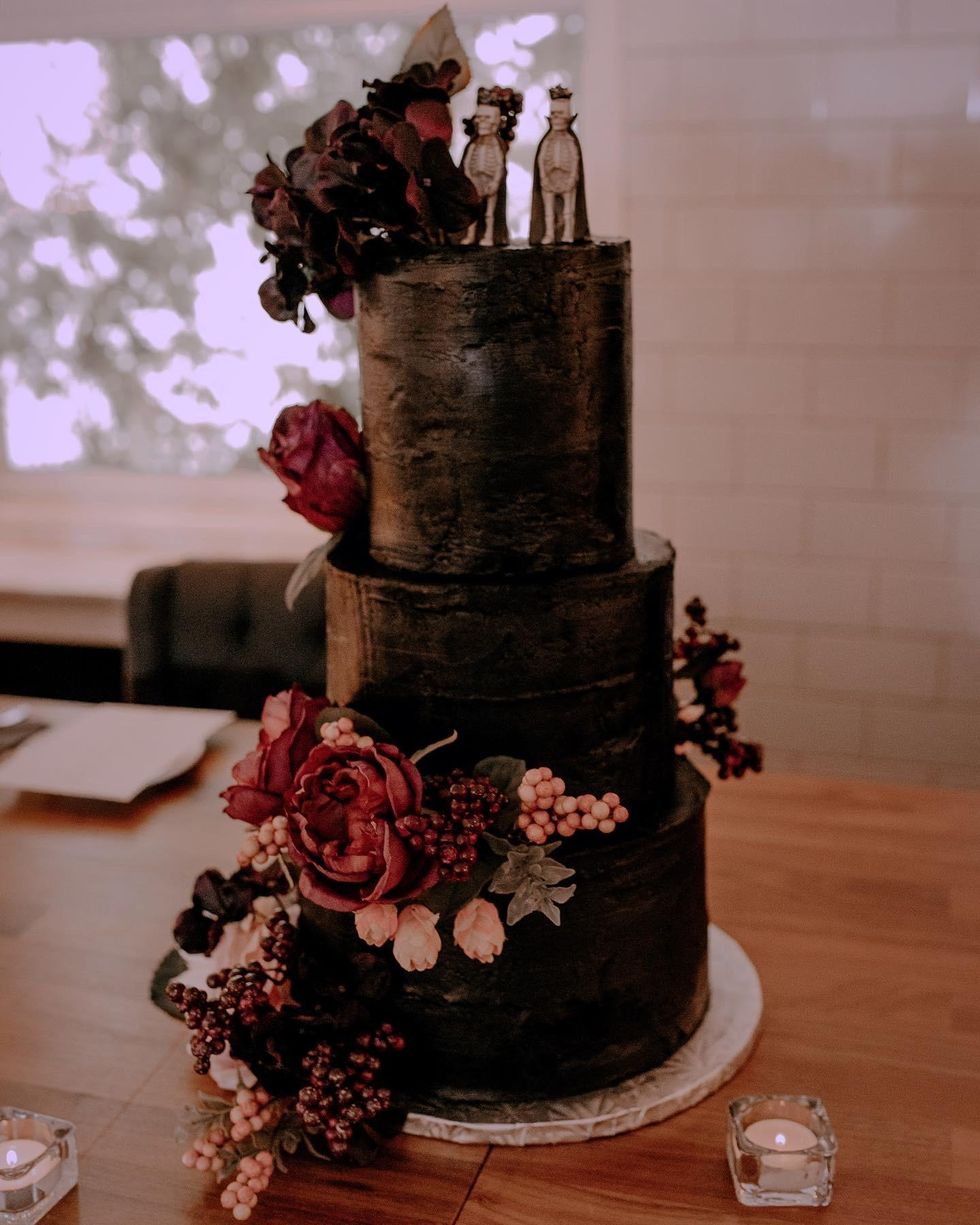 Ales and Setenio Black Gay Wedding