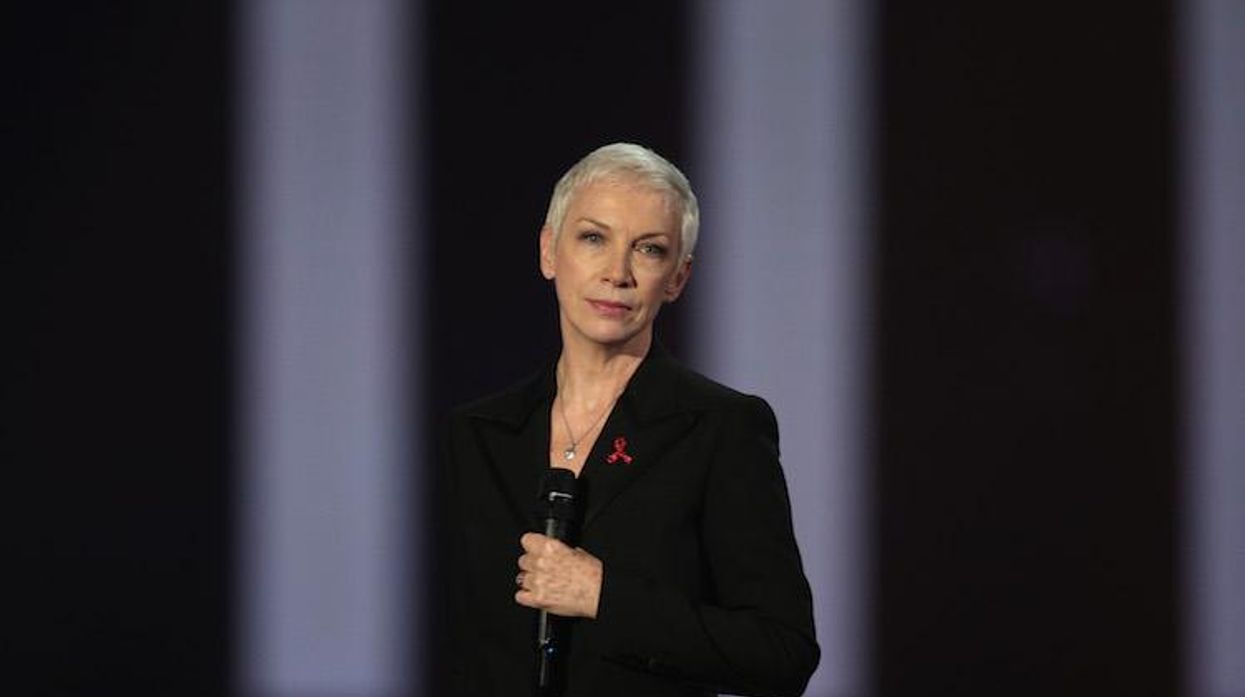 annie-lennox-aids-award.jpg