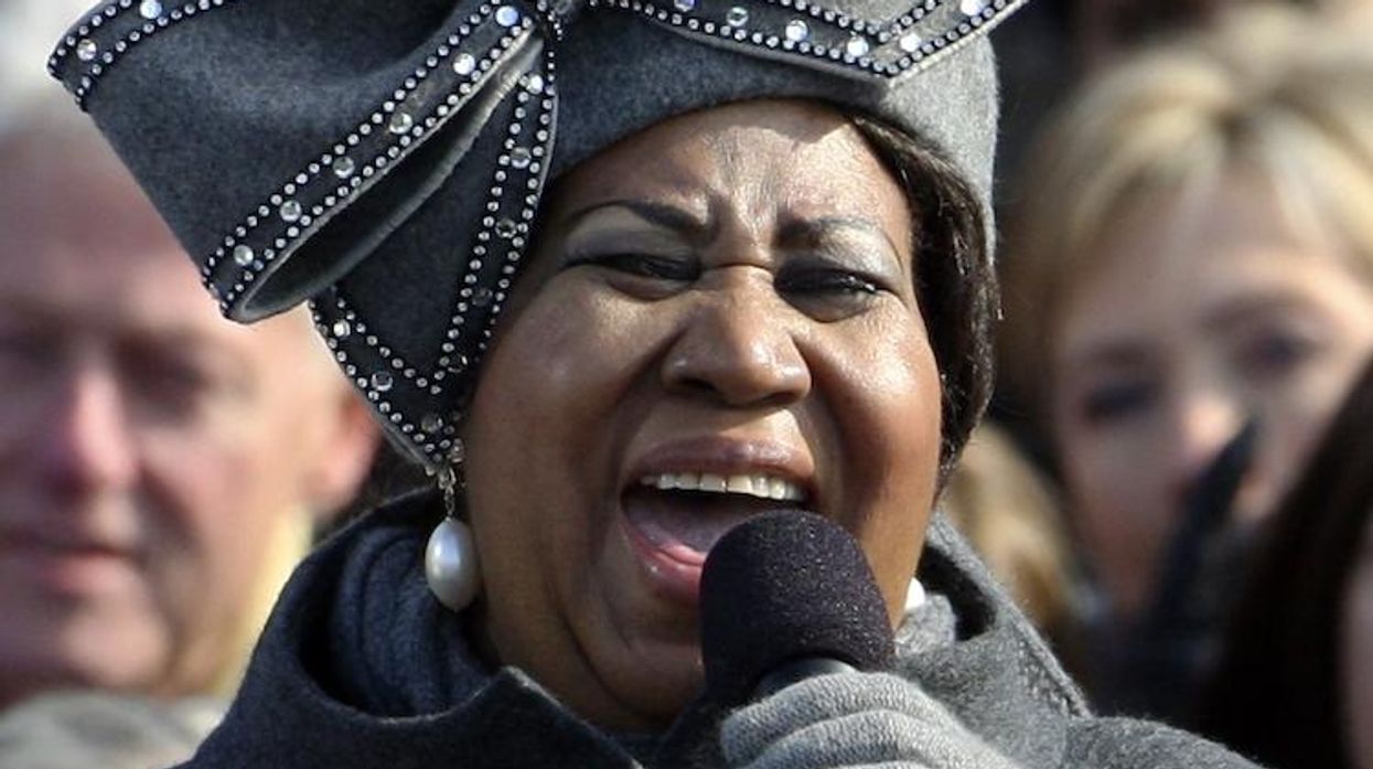 aretha franklin bow hat