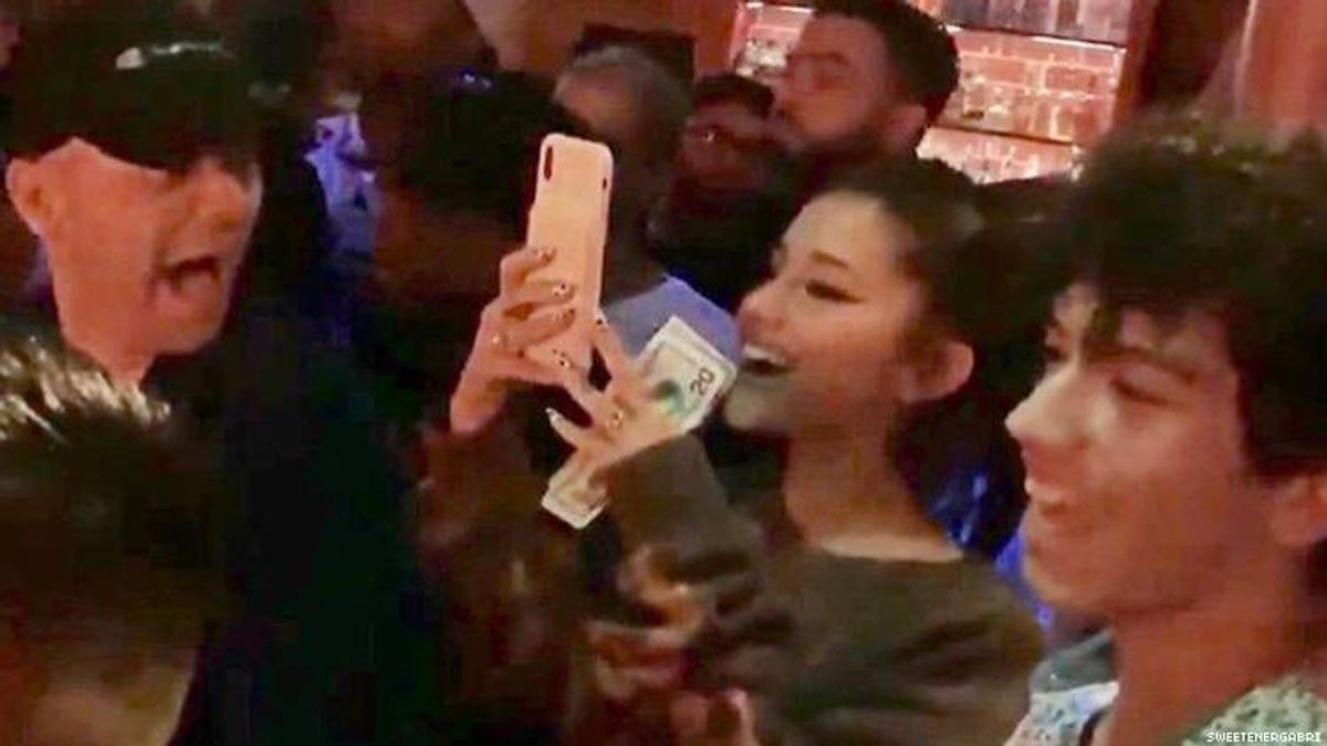 Ariana Grande Went to a Gay Bar and Tipped the Queens with $100 Bills