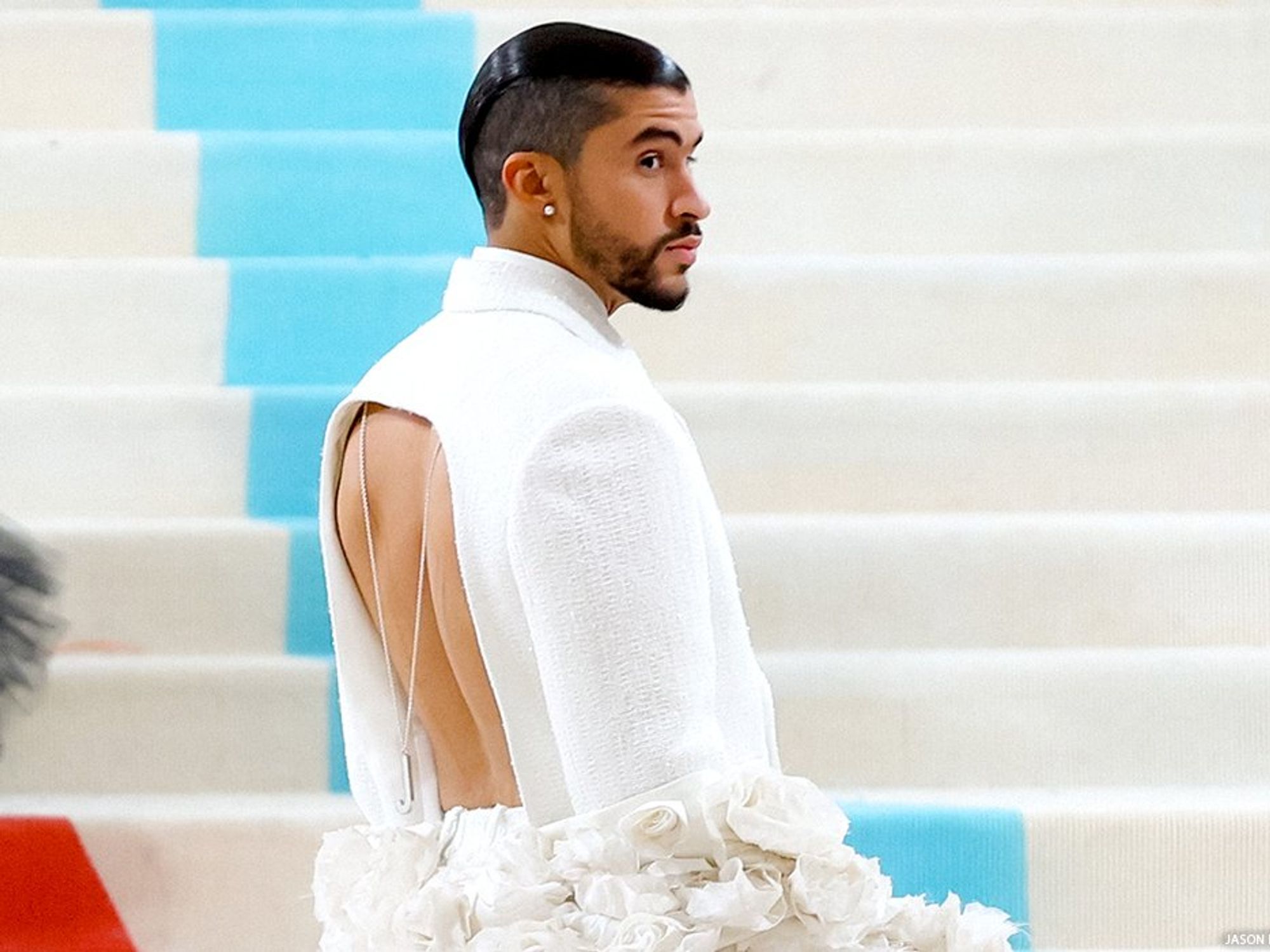 is bad bunny a cross dresser The NFL picks a queer, crossdressing Puerto Rican to perform at the Super Bowl., Video by @RealBrittHughes | MRC Video