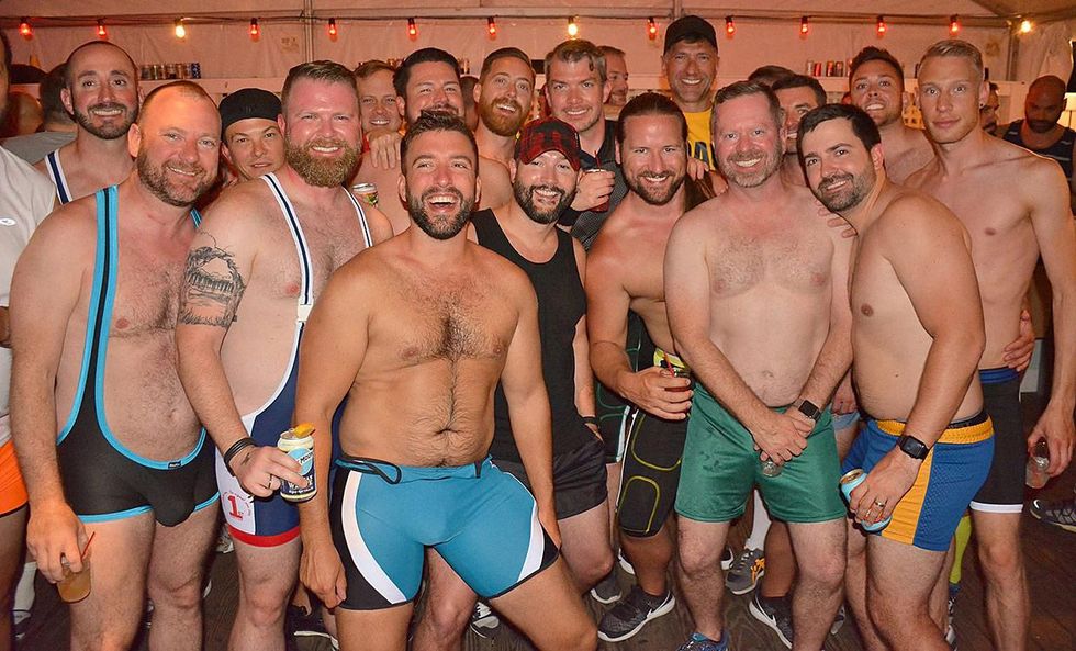 Bears-in-singlets-by-dan-mckeon-18