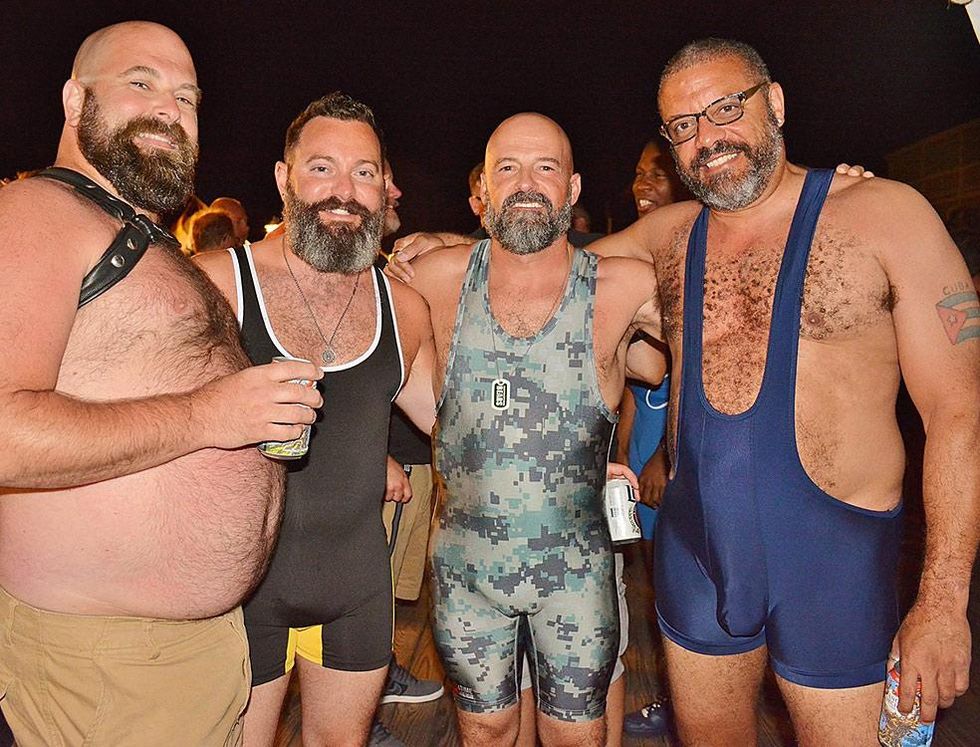Bears-in-singlets-by-dan-mckeon-35