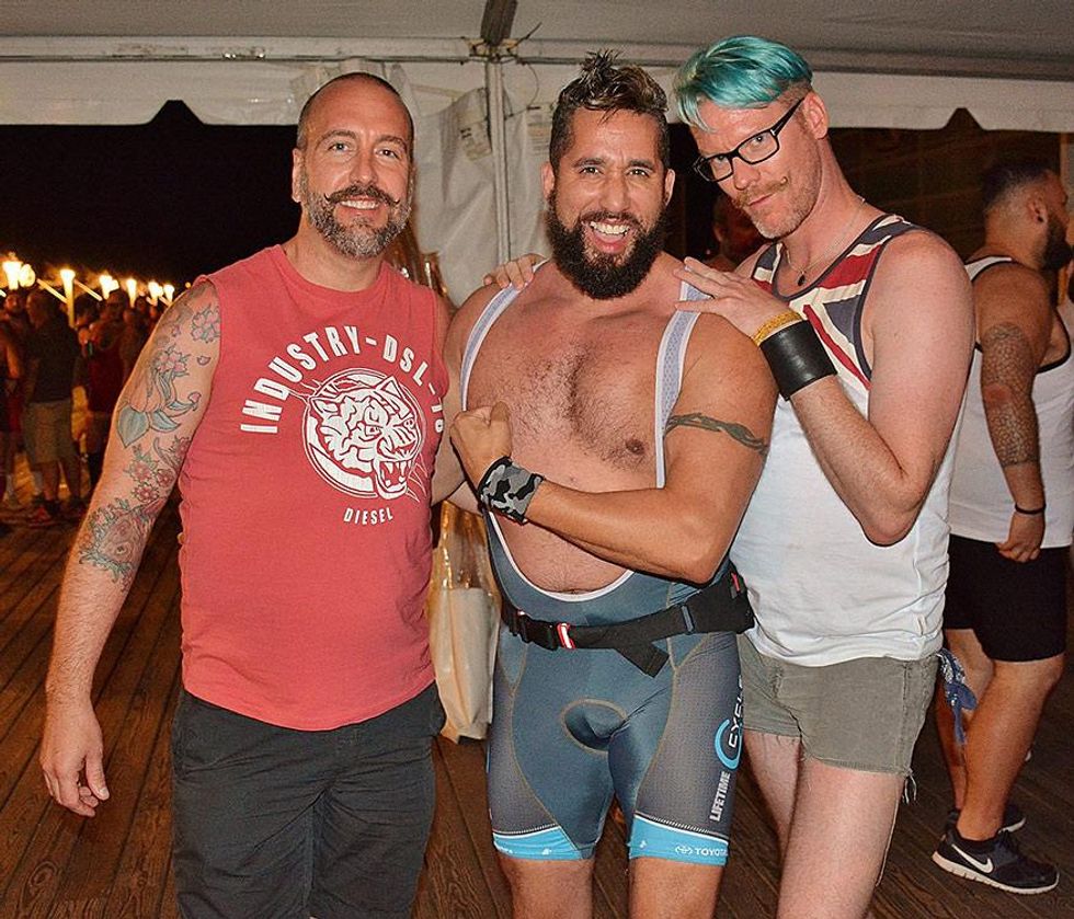 Bears-in-singlets-by-dan-mckeon-40