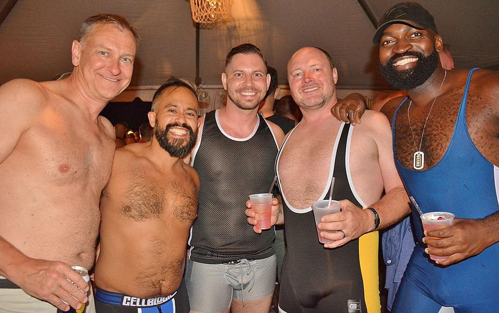 Bears-in-singlets-by-dan-mckeon-44