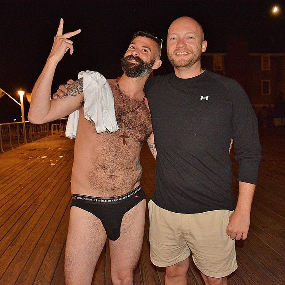 Bears-in-singlets-by-dan-mckeon-72