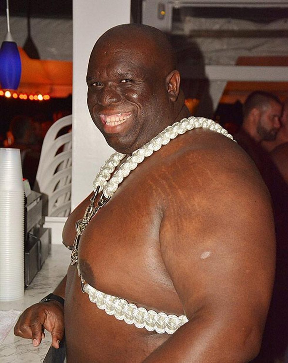 Bears-in-singlets-by-dan-mckeon-76