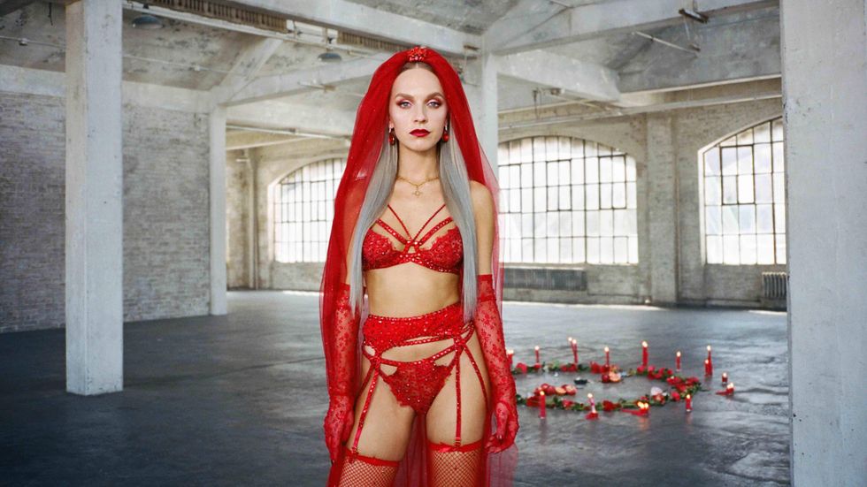 Behind-the-Scenes of Zolita's 'Fight Like a Girl' Video