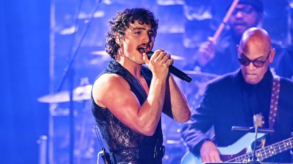 Benson Boone performing at the Recording Academy's Pre-Grammy Gala