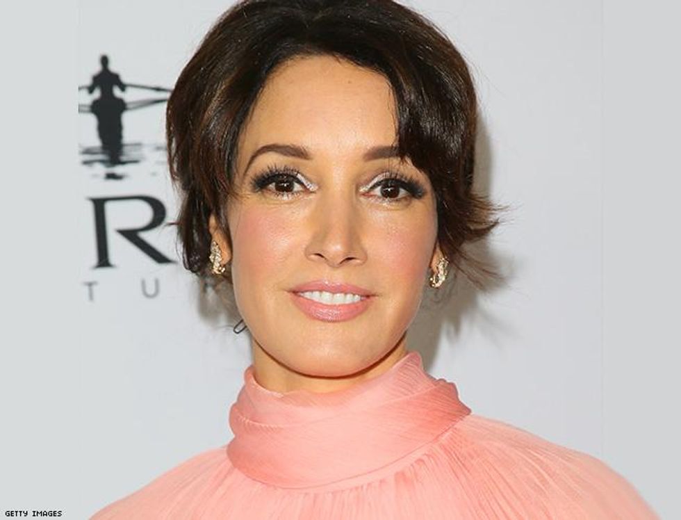 Bette Porter (Jennifer Beals)