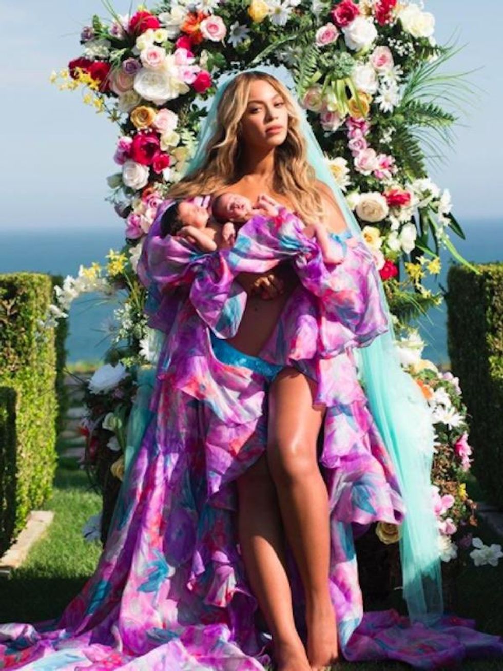 Beyonce Announcing Her Twins in Palomo Spain