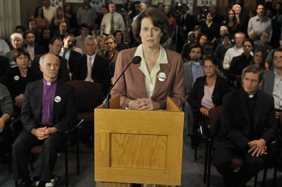 Bobby-sigourney-weaver-pflag-main