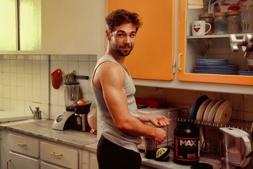 Carlos Cuevas as A\u0301lex on Smiley