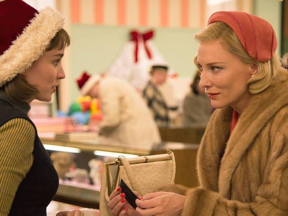 Blanchett, Rooney Mara glow as lesbian lovers in 'Carol