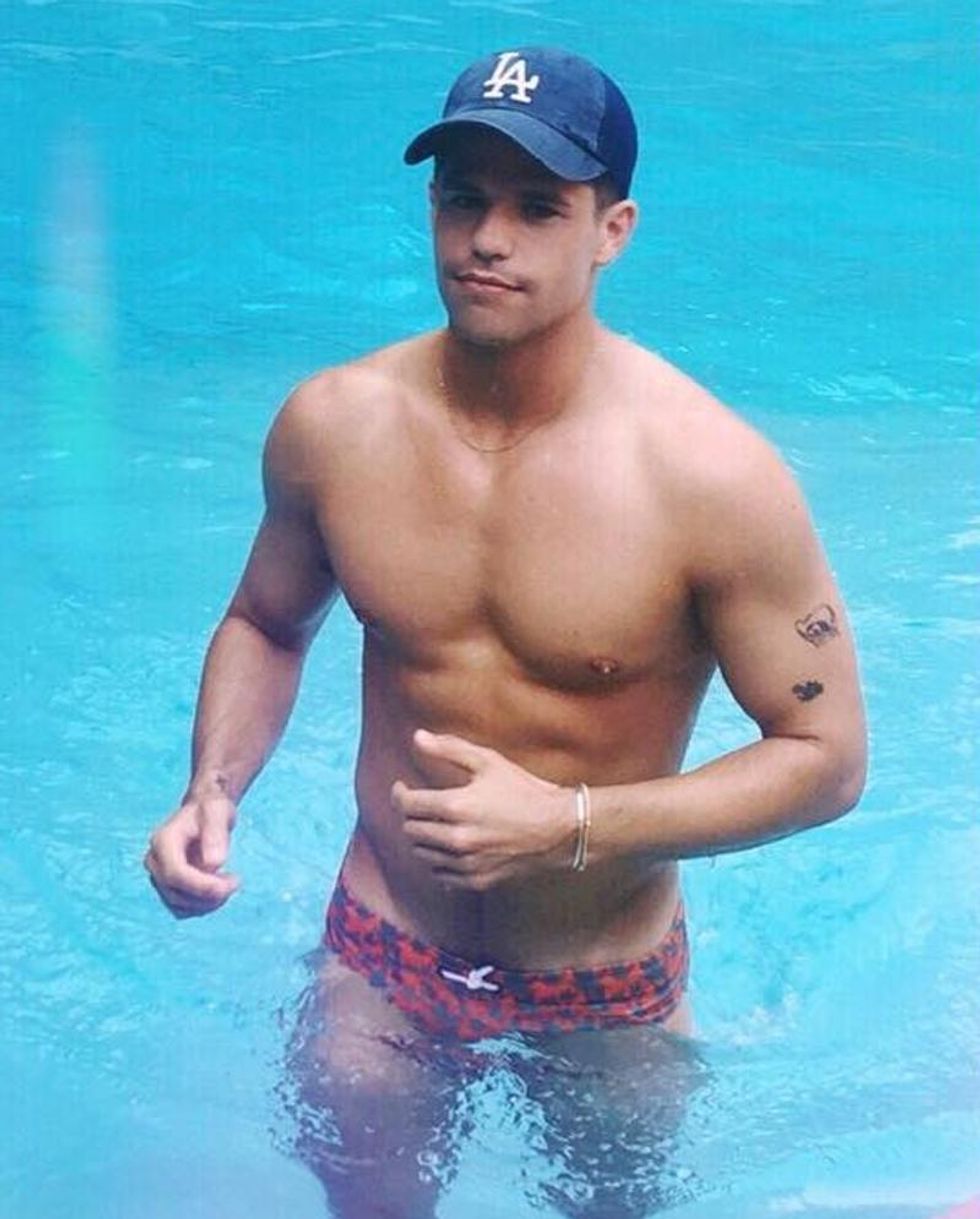 Charlie Carver