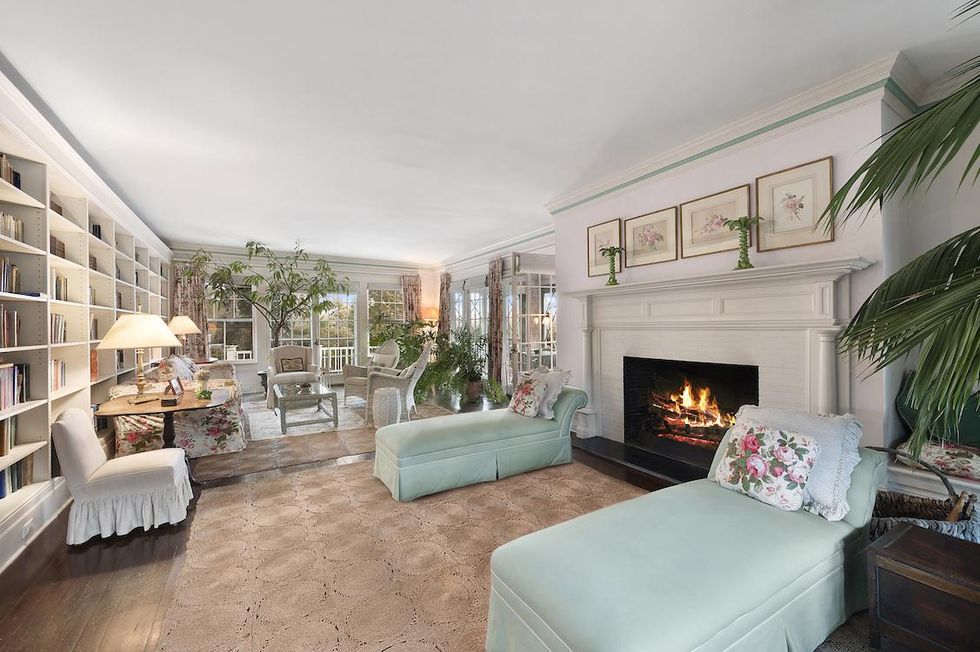 Cheng's Fall '18 Collection is the Lovechild of Anna May Wong & Marlene Dietrich