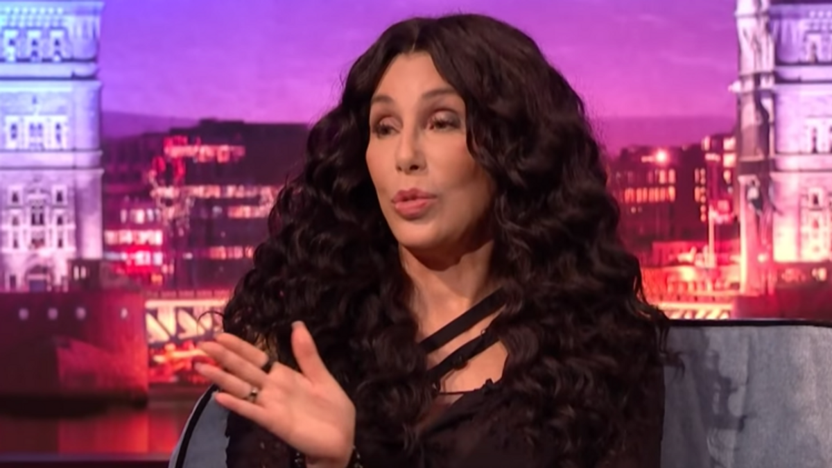 Cher & Meryl Streep Saved a Woman From Sexual Assault