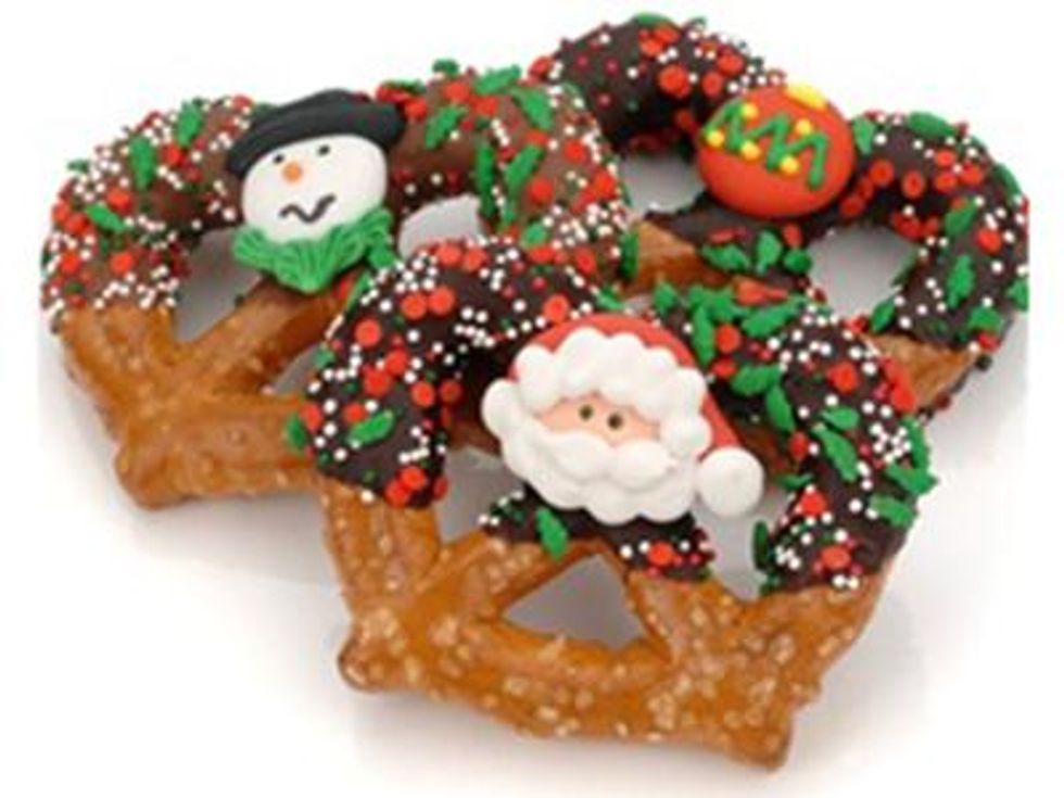 Chocolate-covered-pretzels-x400