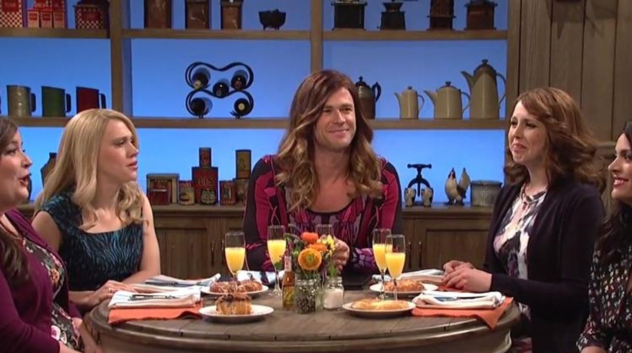 chris hemsworth claire snl