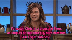 chris hemsworth snl claire gif