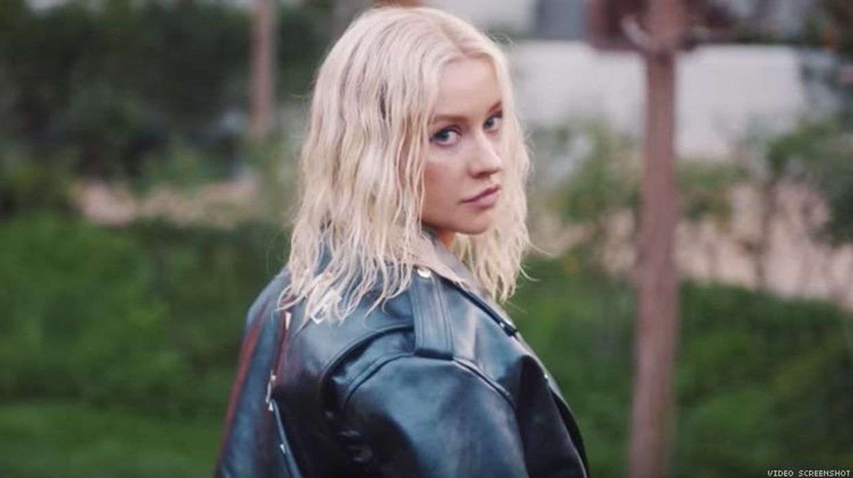 Christina Aguilera in New Video Trailer: “This Is Who I Am. Not on Board? Such My D”